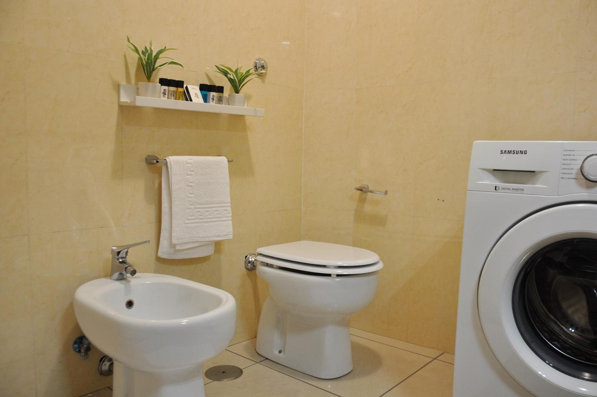 Le Muse Apartment Caserta Bagian luar foto