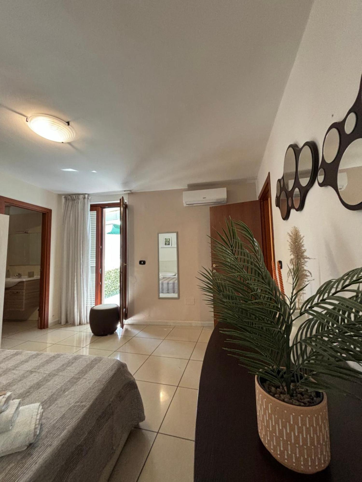 Le Muse Apartment Caserta Bagian luar foto